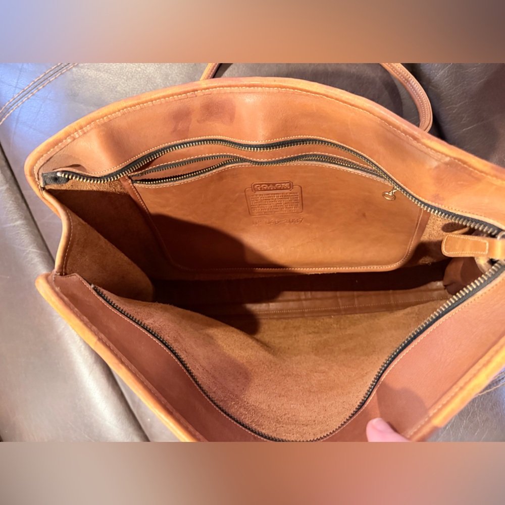 Vintage Coach British Tan Leather Tote - Picture 10 of 14